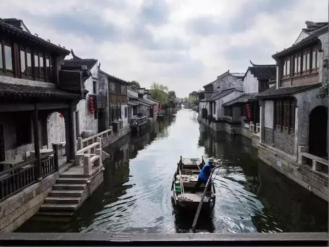 变色超人
